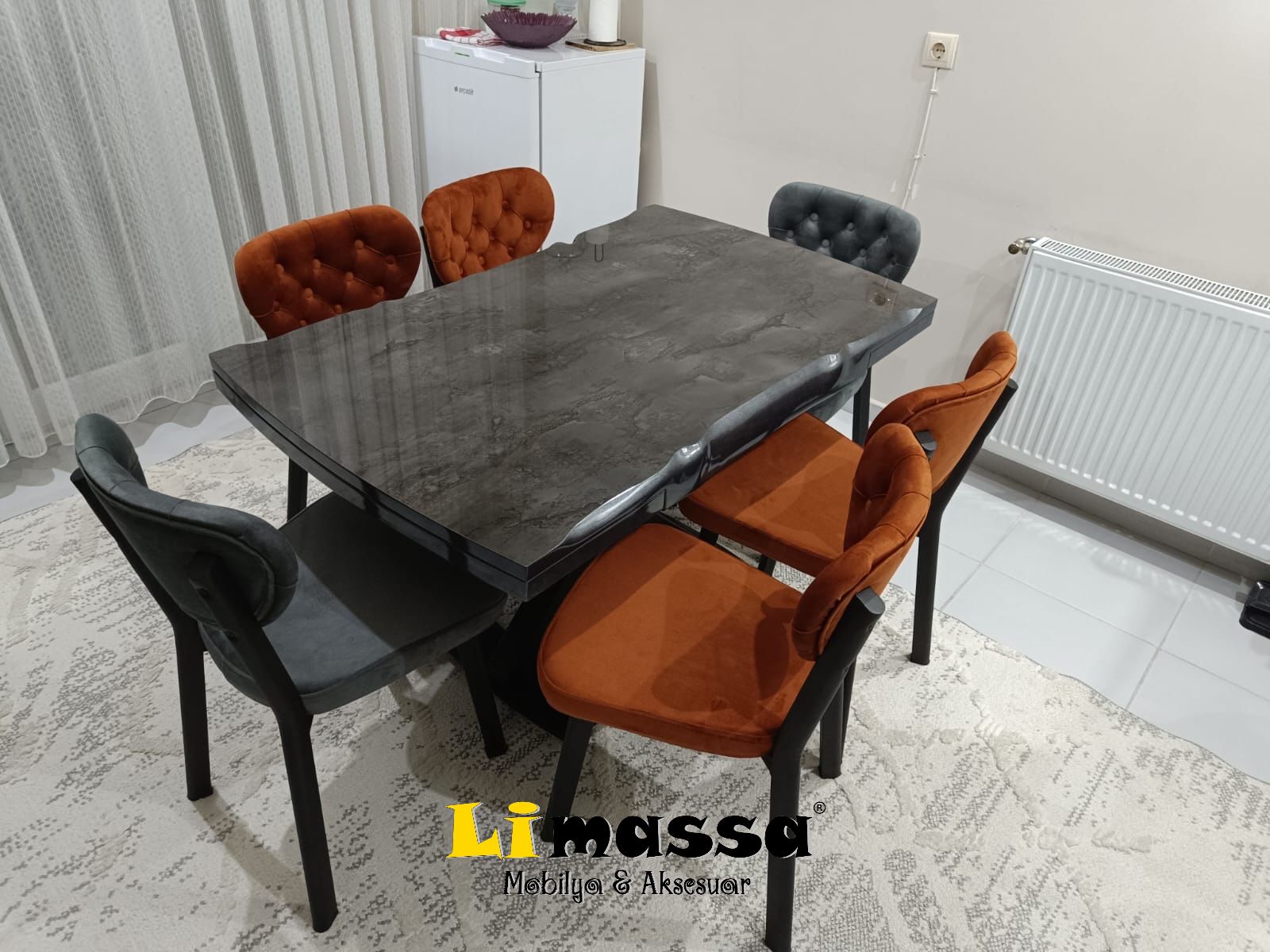 Ay Kütük Masa ve Simge Sandalye