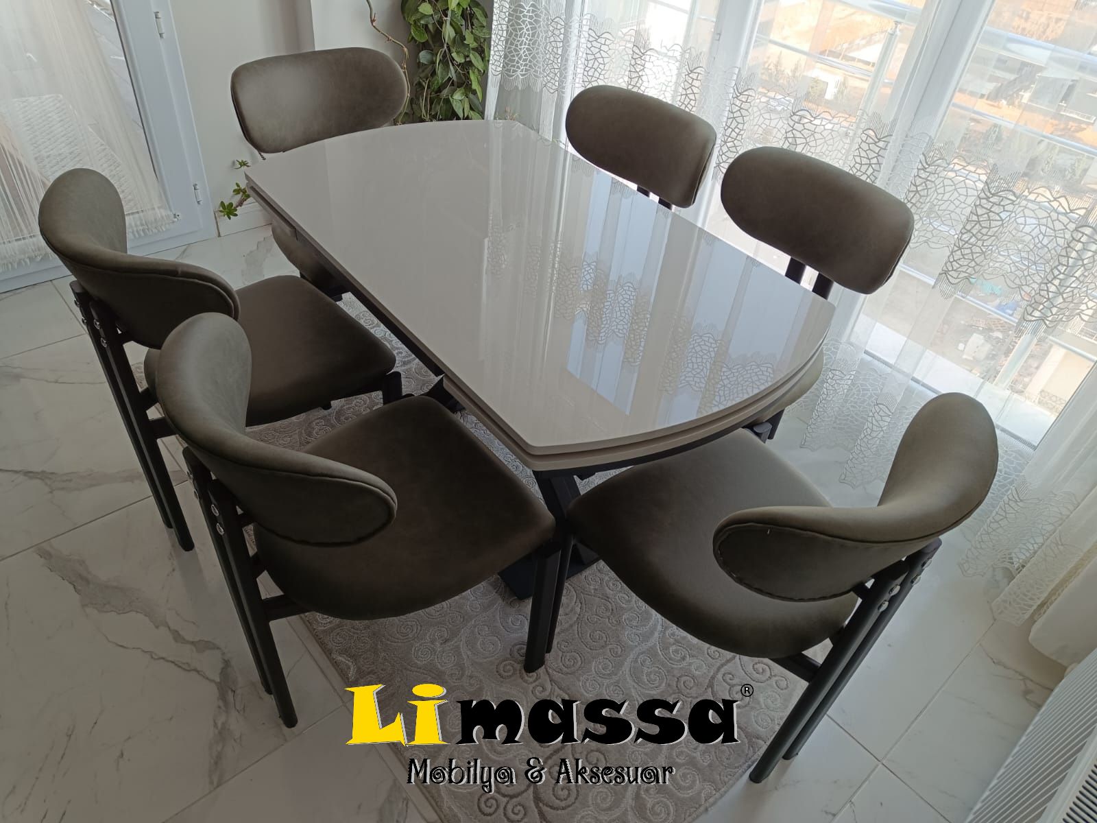 Stil Masa ve Leon Sandalye Detay